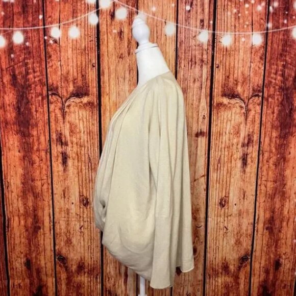 SALE!! Forever 21 cream crossover slouchy sweater women's size Medium FALL! - Picture 4 of 4